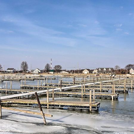 Condo With Balcony, Dock And Access To Lake Erie Sand Beach Экстерьер фото